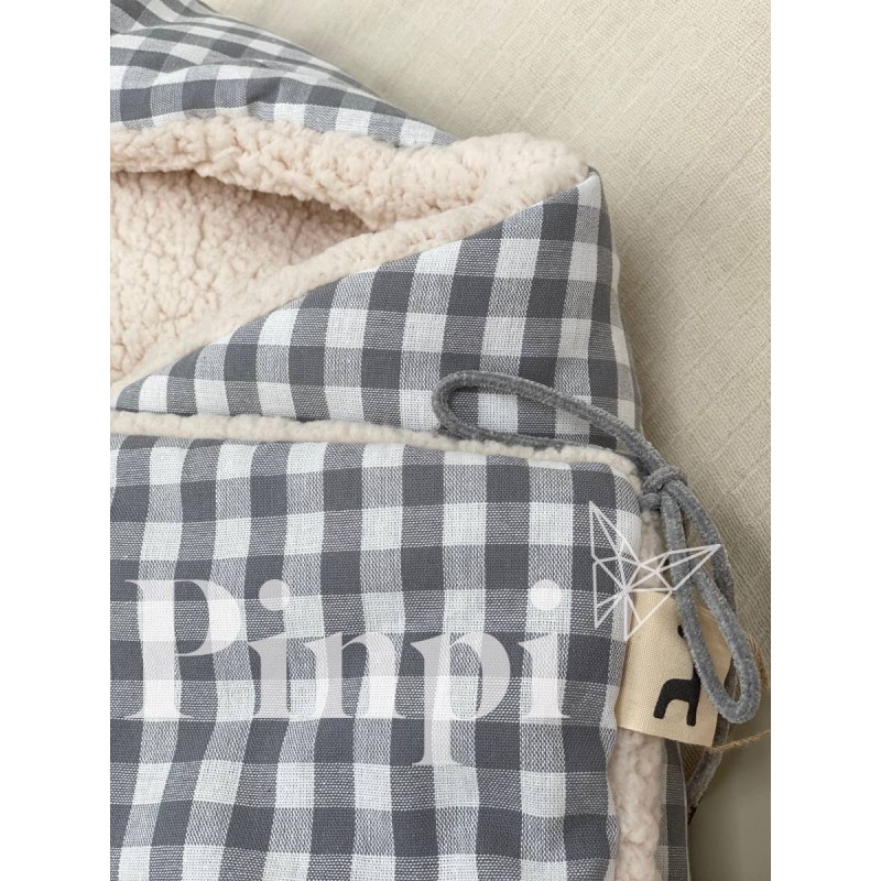 Saco para capazo con capucha borrego Petra Negro La Giraffa Bianca e Blu