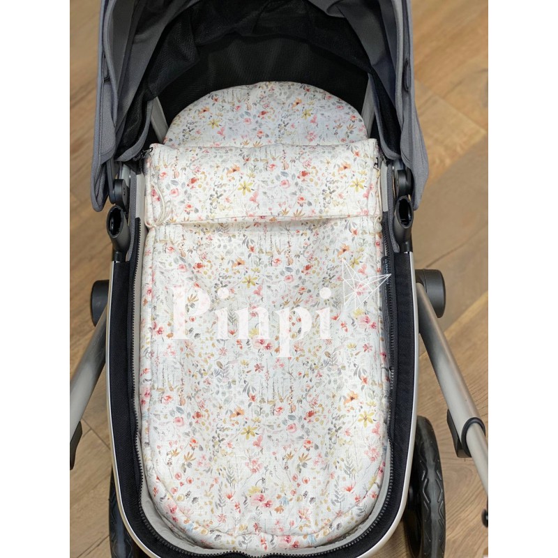 Saco para capazo ABRIL Flores La Giraffa Bianca e Blu Saco para capazo ABRIL Flores La Giraffa Bianca e Blu