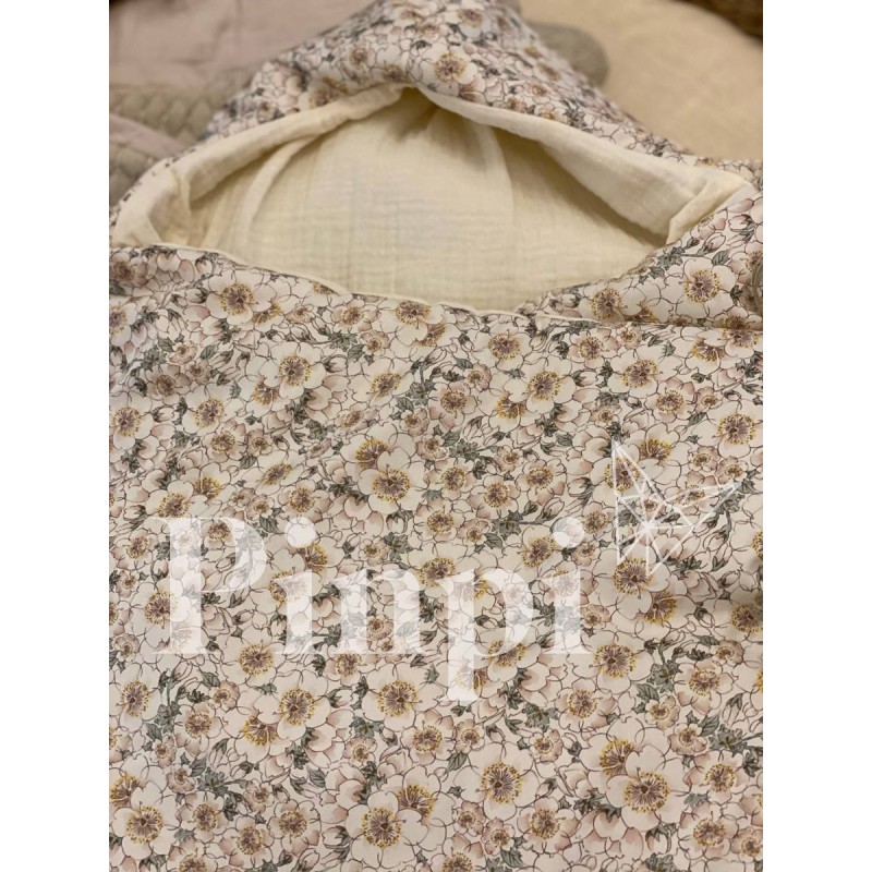 Saco para capazo con capucha Yoko bambula crema La Giraffa Bianca e Blu