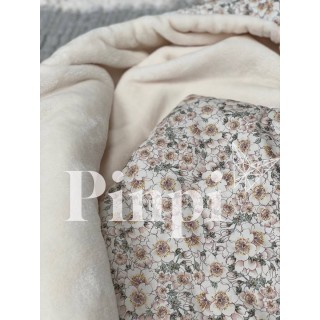 Saco para capazo con capucha Yoko pelito crema La Giraffa Bianca e Blu Saco para capazo con capucha Yoko pelito crema La Giraffa Bianca e Blu