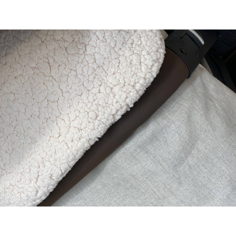 Saco para silla Tulip Lino Beige interior borreguito La Giraffa Bianca e Blu Saco para silla Tulip Lino Beige interior borreguito La Giraffa Bianca e Blu