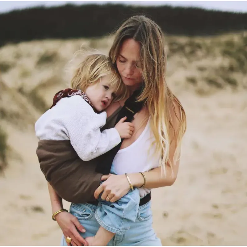 Portabebé Bandolera Wildride Lino Marrón | Pinpi