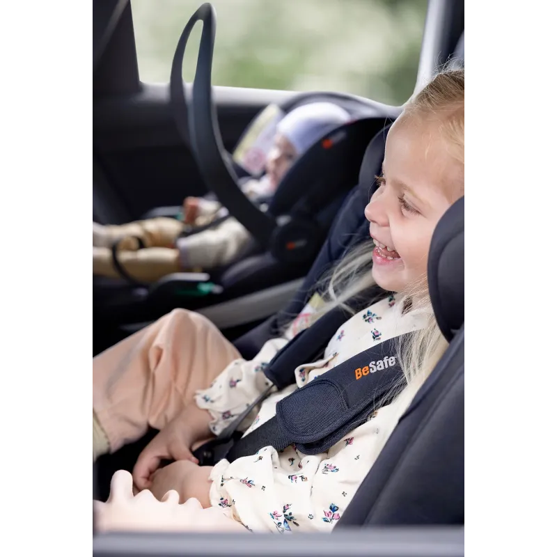 BeSafe Beyond Bundle (hasta los 6 años con base giratoria) Black Soft Breeze