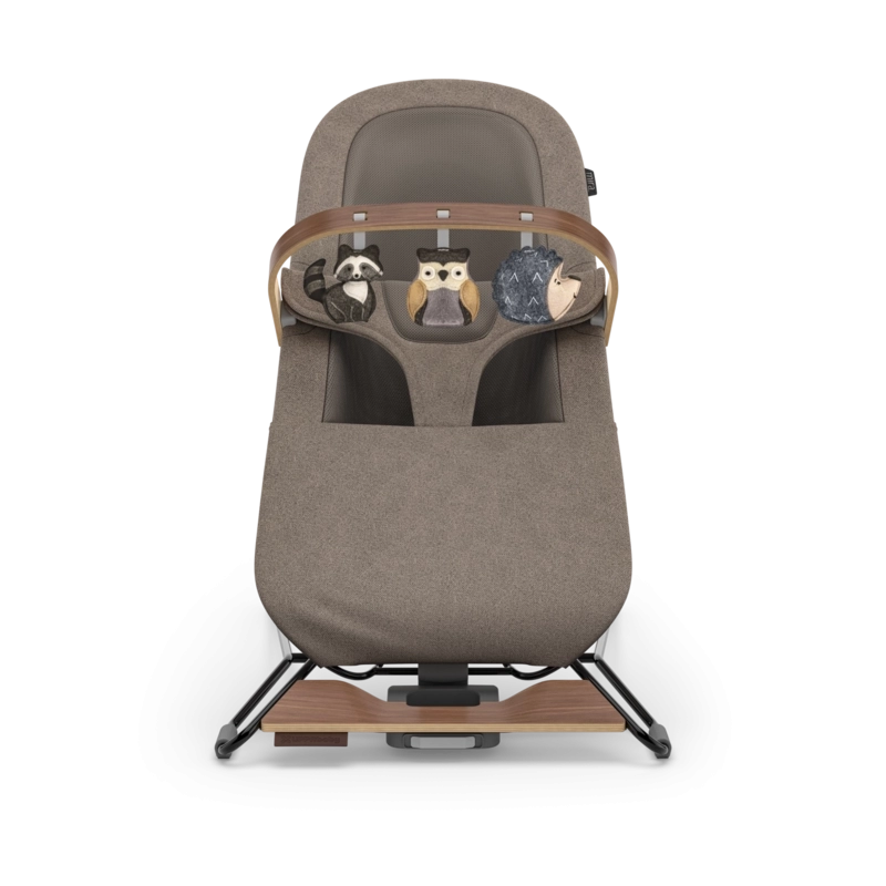 Arco actividades Mira diversión en el bosque